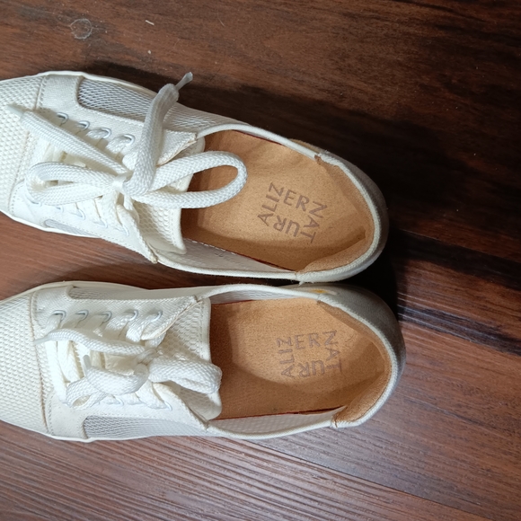 Naturalizer Mesh Sneakers - Picture 4 of 8